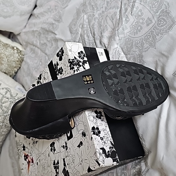 Brand new wedges - Picture 5 of 5